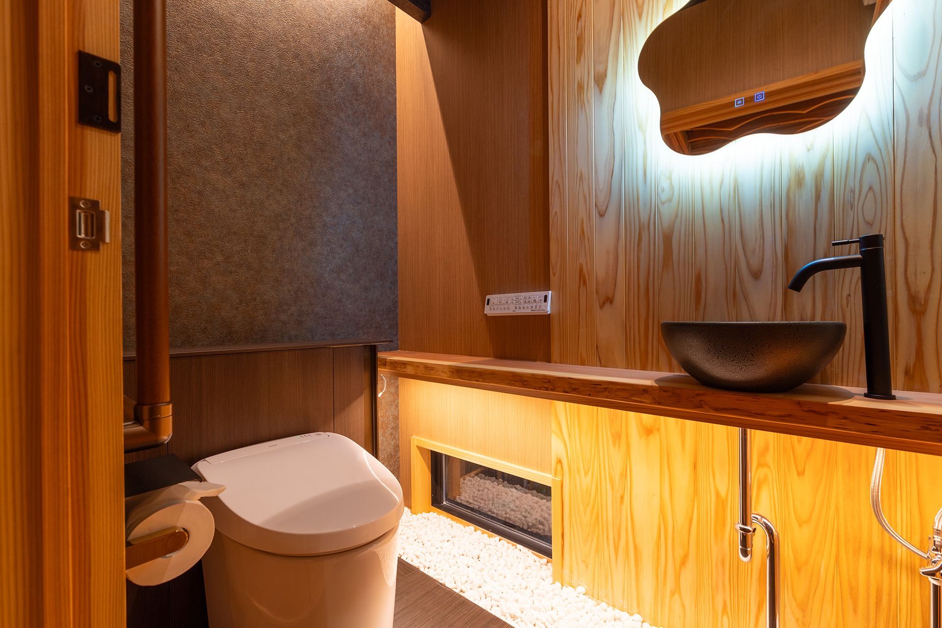 東山区五軒町　中古戸建　トイレ