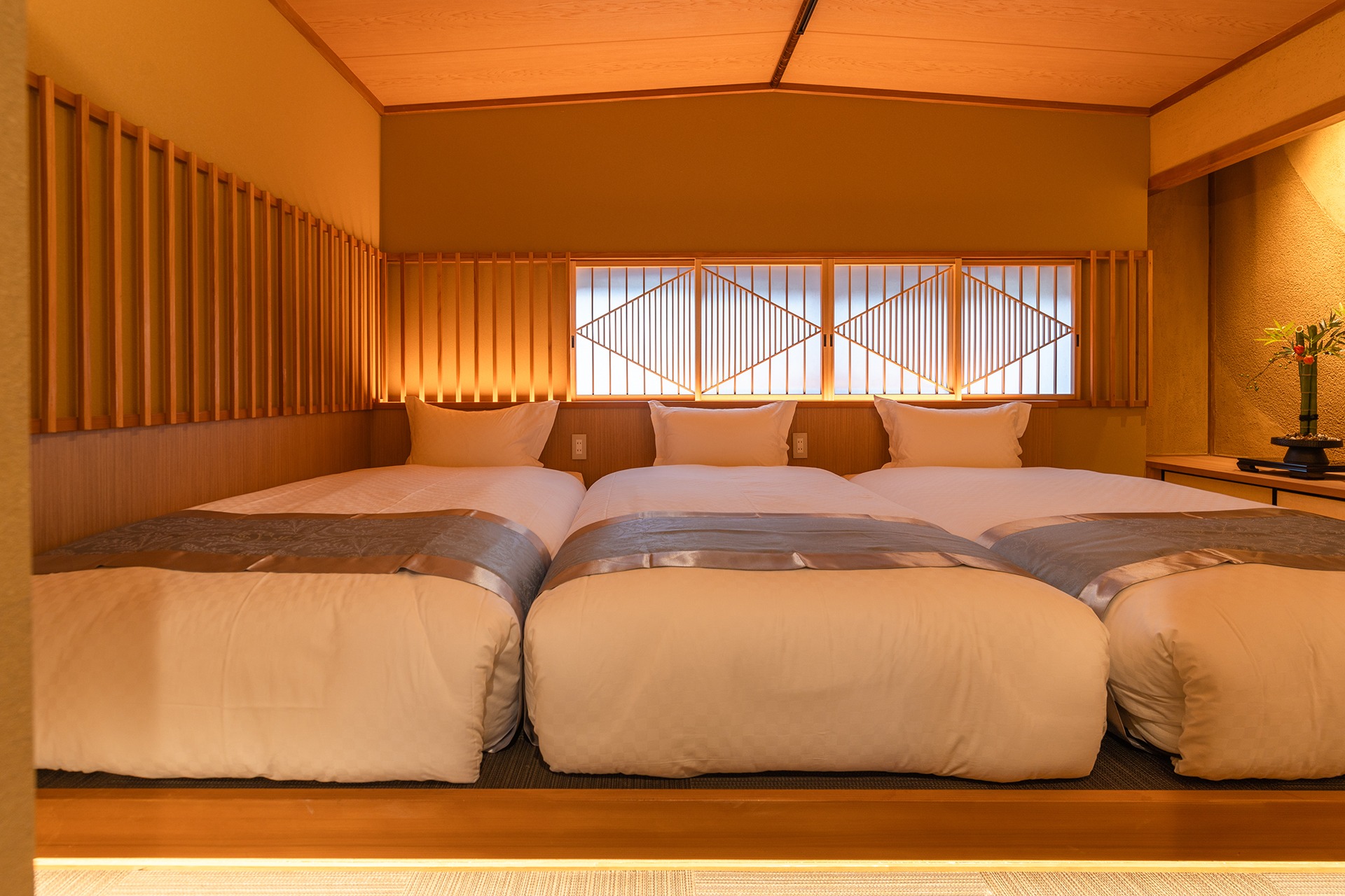 東山区五軒町　中古戸建　寝室