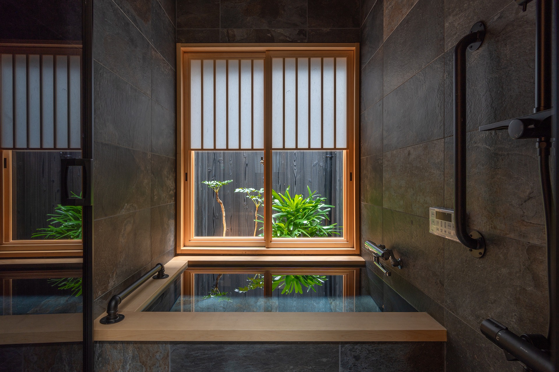 東山区五軒町　中古戸建　浴室