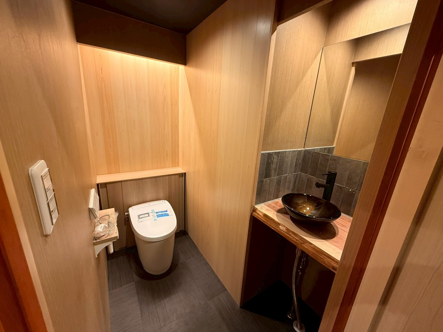 大阪市福島区野田5丁目　トイレ