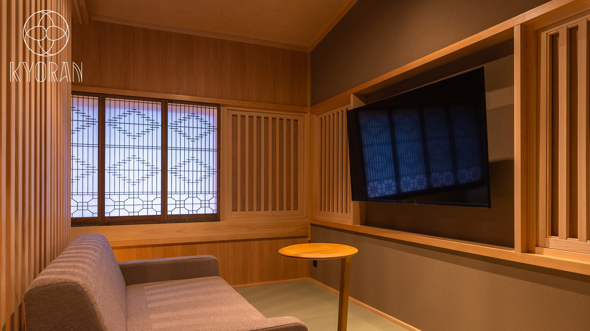 東山区本瓦町　リビング